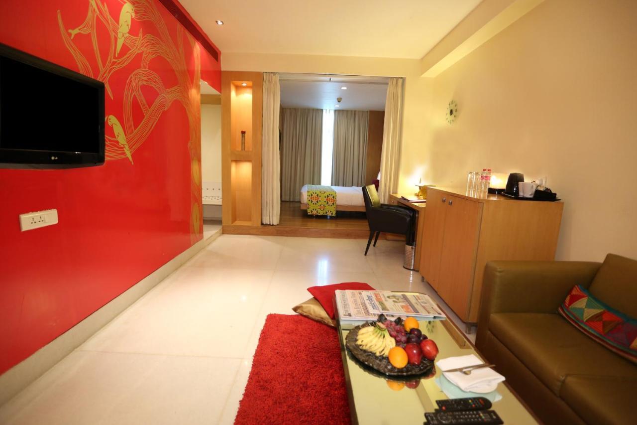 The Beatle Hotel Mumbai Exterior photo